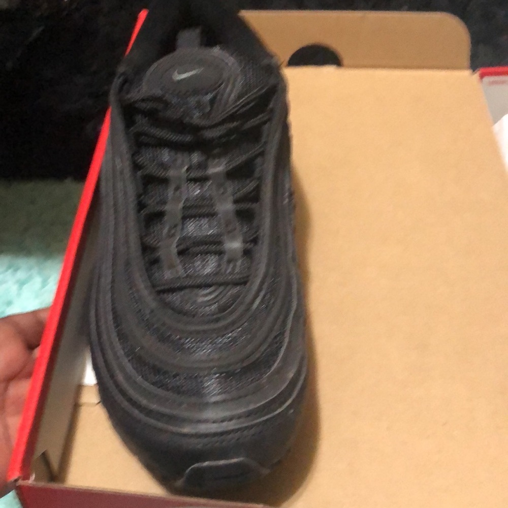 Nike Air Max Black Only worn once. Come with box and paper.